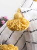 Coussin pompon beige coussin berbere