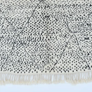 tapis beni ouarain blanc noir sur mesure 41