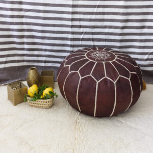 Pouf marocain en cuir marron foncé