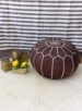 Pouf marocain en cuir marron foncé