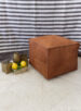 Pouf marocain carré en cuir marron clair